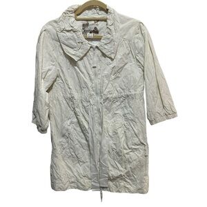 Kensie - white “Krinkle” fabric jacket / Coat size M. Worn once